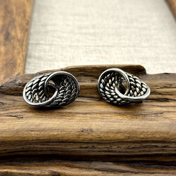 Vintage Premier Designs Knot Clip on Earrings Antique Silver Tone 2002 Catalog - Picture 1 of 8